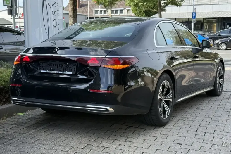 Mercedes-Benz E 220 (Clasa E) din 2025 cu 25.571 km - oferta MER250485 - foto 6
