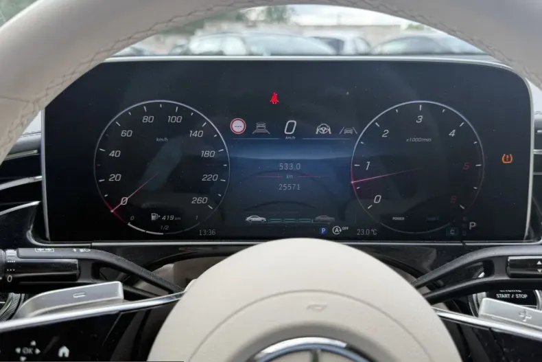 Mercedes-Benz E 220 (Clasa E) din 2025 cu 25.571 km - oferta MER250485 - foto 21