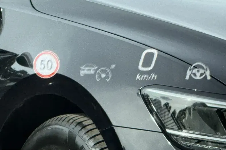 Mercedes-Benz E 220 (Clasa E) din 2025 cu 25.571 km - oferta MER250485 - foto 24