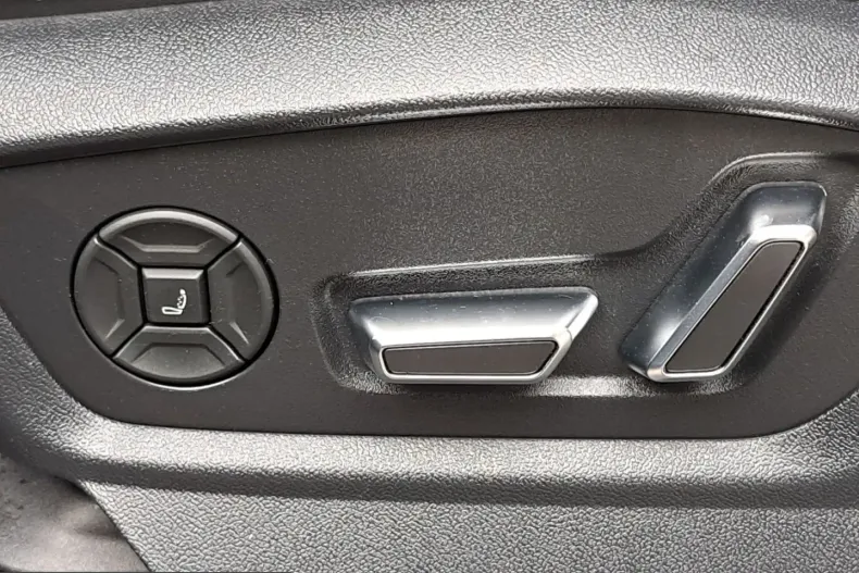 Audi SQ8 din 2024 cu 24.275 km - oferta AUD250493 - foto 19