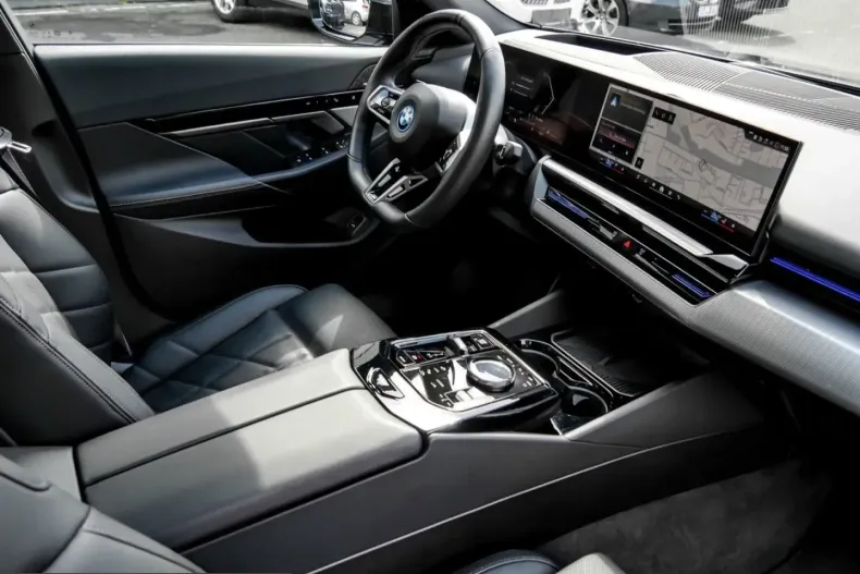 BMW 530 (Seria 5) din 2025 cu 26.543 km - oferta BMW250501 - foto 2