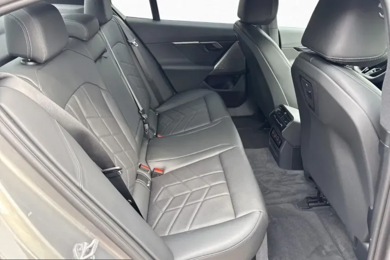 BMW 520 (Seria 5) din 2025 cu 7.102 km - oferta BMW250514 - foto 11