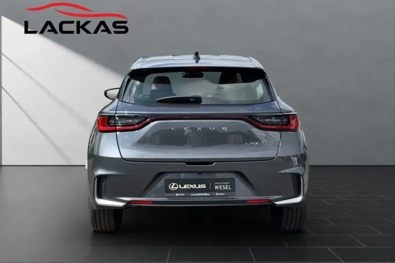 Lexus LBX din 2024 cu 14.136 km - oferta LEX250515 - foto 4