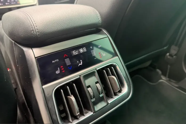 Maserati Grecale din 2023 cu 77.688 km - oferta MAS250533 - foto 6