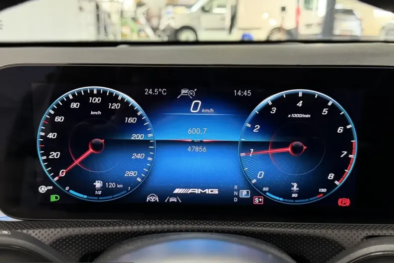 Mercedes-Benz A 35 AMG (Clasa A) din 2023 cu 47.800 km - oferta MER250546 - foto 15