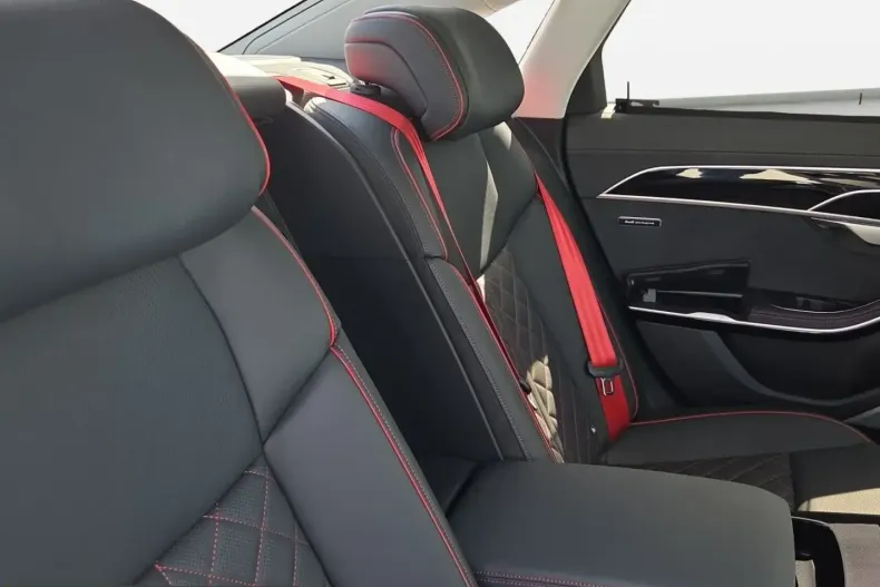 Audi S8 din 2023 cu 61.901 km - oferta AUD250549 - foto 15