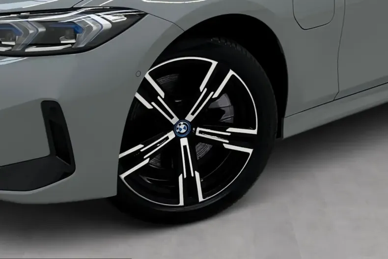 BMW 330 (Seria 3) din 2024 cu 26.244 km - oferta BMW250553 - foto 5