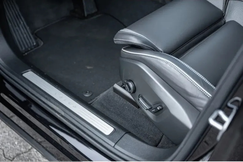 Volvo XC60 din 2025 cu 3.150 km - oferta VOL250563 - foto 25