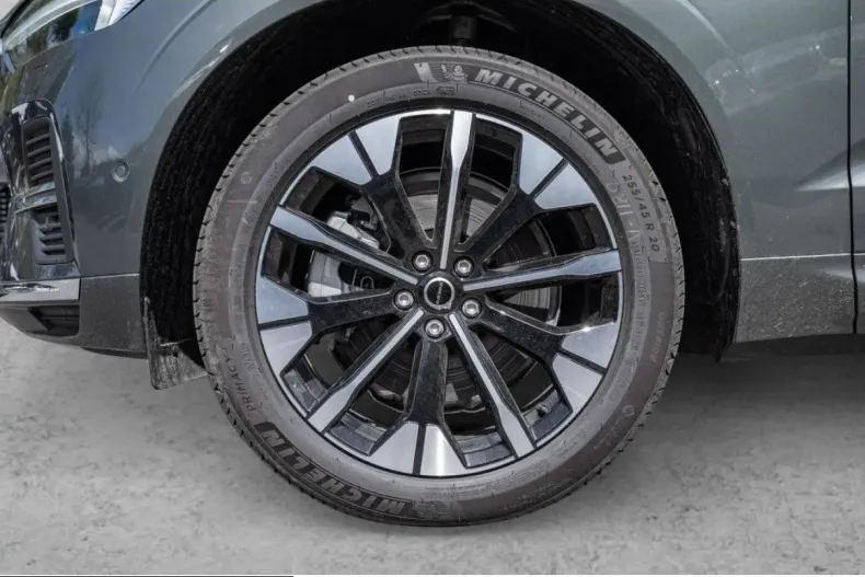 Volvo XC60 din 2025 cu 1.002 km - oferta VOL250564 - foto 9