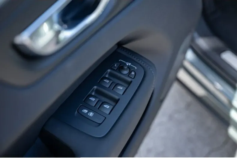 Volvo XC60 din 2025 cu 1.002 km - oferta VOL250564 - foto 25