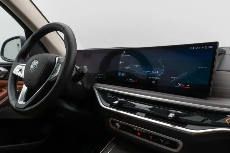 BMW X7 (Seria X) din 2022 cu 53.456 km - oferta BMW250566 - foto 38