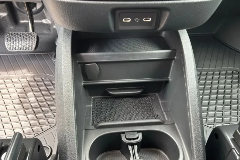 Mercedes-Benz Vito din 2025 cu 15.029 km - oferta MER250585 - foto 15
