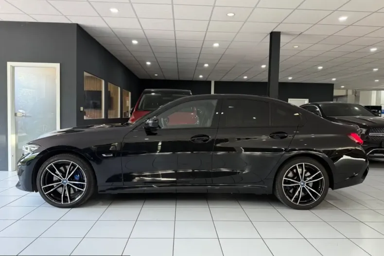 BMW 330 (Seria 3) din 2021 cu 60.500 km - oferta BMW250587 - foto 2