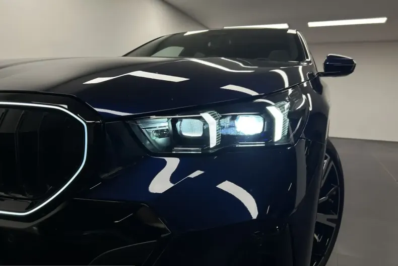 BMW 550 (Seria 5) din 2025 cu 12.682 km - oferta BMW250588 - foto 10