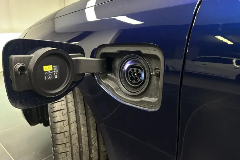 BMW 550 (Seria 5) din 2025 cu 12.682 km - oferta BMW250588 - foto 13