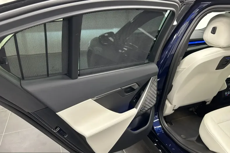BMW 550 (Seria 5) din 2025 cu 12.682 km - oferta BMW250588 - foto 17