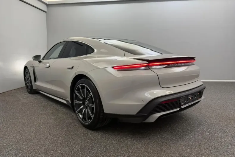 Porsche Taycan din 2021 cu 70.000 km - oferta POR250592 - foto 3