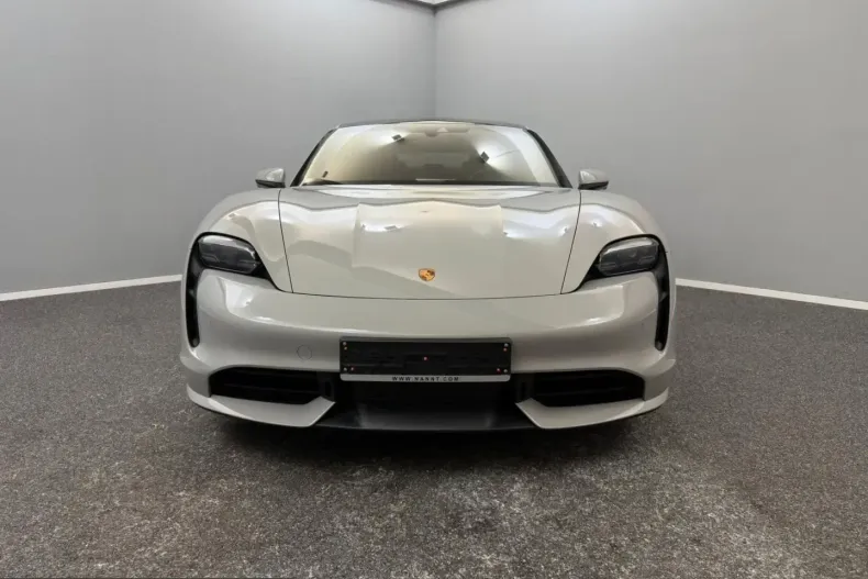 Porsche Taycan din 2021 cu 70.000 km - oferta POR250592 - foto 8