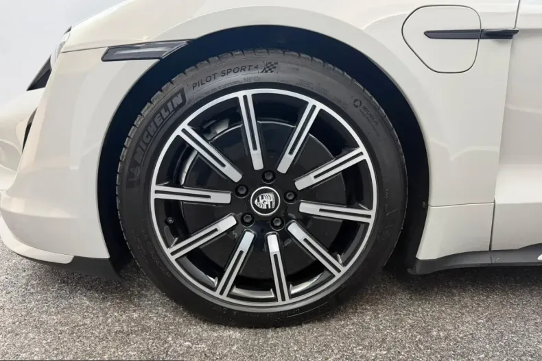 Porsche Taycan din 2021 cu 70.000 km - oferta POR250592 - foto 9