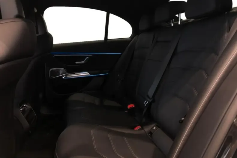 Mercedes-Benz E 300 (Clasa E) din 2025 cu 17.829 km - oferta MER250593 - foto 7