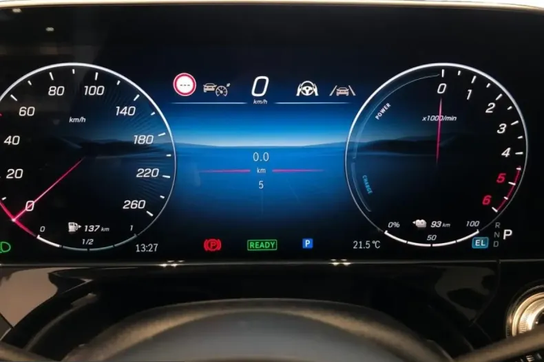 Mercedes-Benz E 300 (Clasa E) din 2025 cu 17.829 km - oferta MER250593 - foto 9