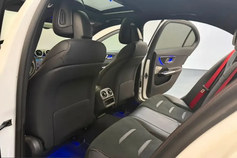 Mercedes-Benz C 43 AMG (Clasa C) din 2023 cu 89.000 km - oferta MER250595 - foto 6