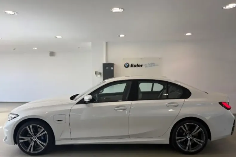 BMW 330 (Seria 3) din 2022 cu 50.892 km - oferta BMW250601 - foto 4