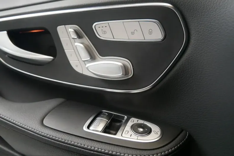 Mercedes-Benz V 300 (Clasa V) din 2025 cu 19.169 km - oferta MER250617 - foto 10