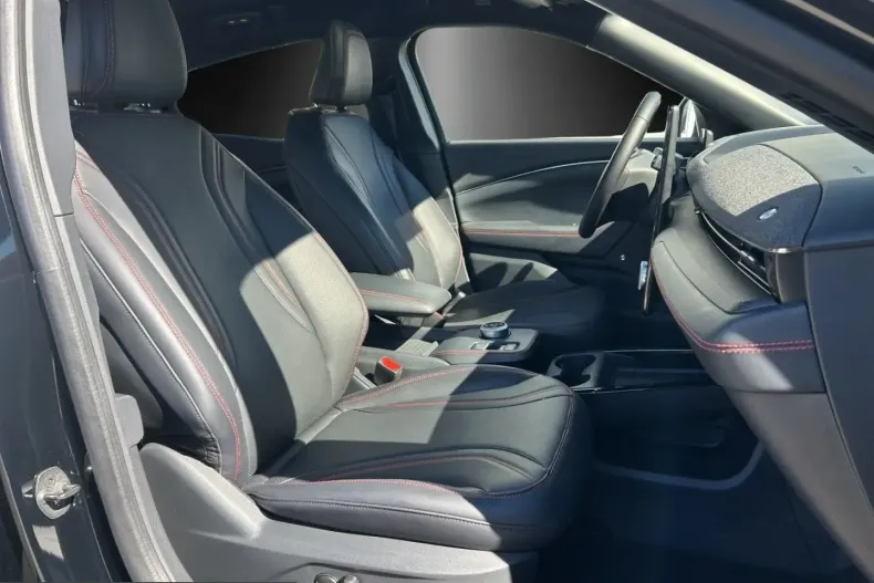 Ford Mustang Mach-E din 2022 cu 48.990 km - oferta FOR250618 - foto 6