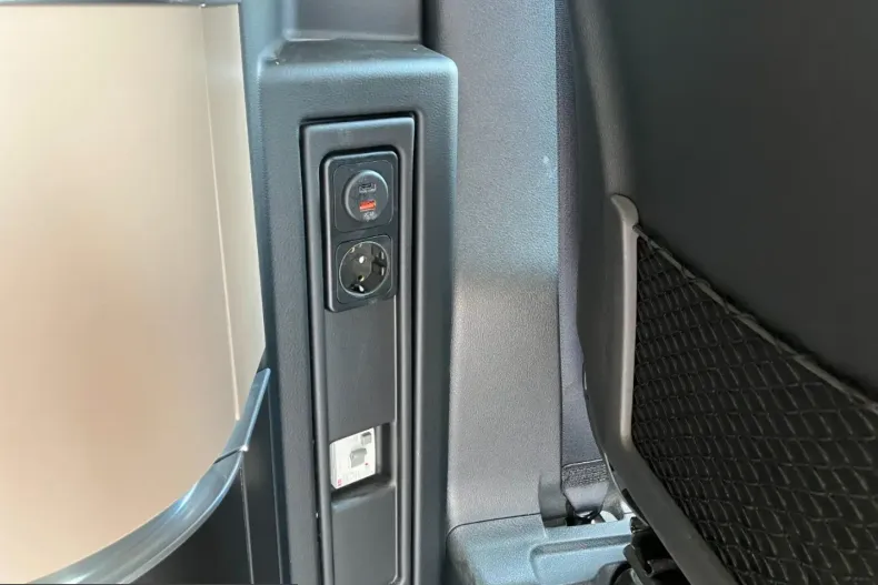 Mercedes-Benz V 300 (Clasa V) din 2025 cu 46.000 km - oferta MER250620 - foto 38