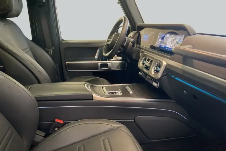 Mercedes-Benz G 500 (Clasa G) din 2024 cu 8.921 km - oferta MER250632 - foto 14