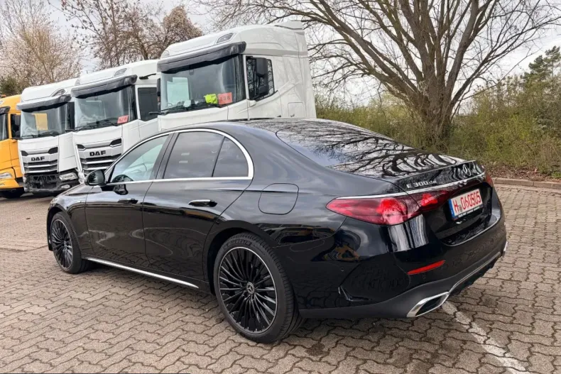Mercedes-Benz E 300 (Clasa E) din 2025 cu 18.000 km - oferta MER250637 - foto 12