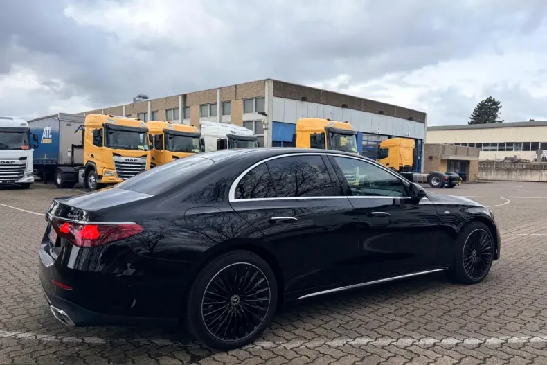 Mercedes-Benz E 300 (Clasa E) din 2025 cu 18.000 km - oferta MER250637 - foto 13