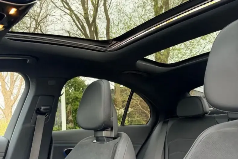 Mercedes-Benz E 300 (Clasa E) din 2025 cu 18.000 km - oferta MER250637 - foto 23