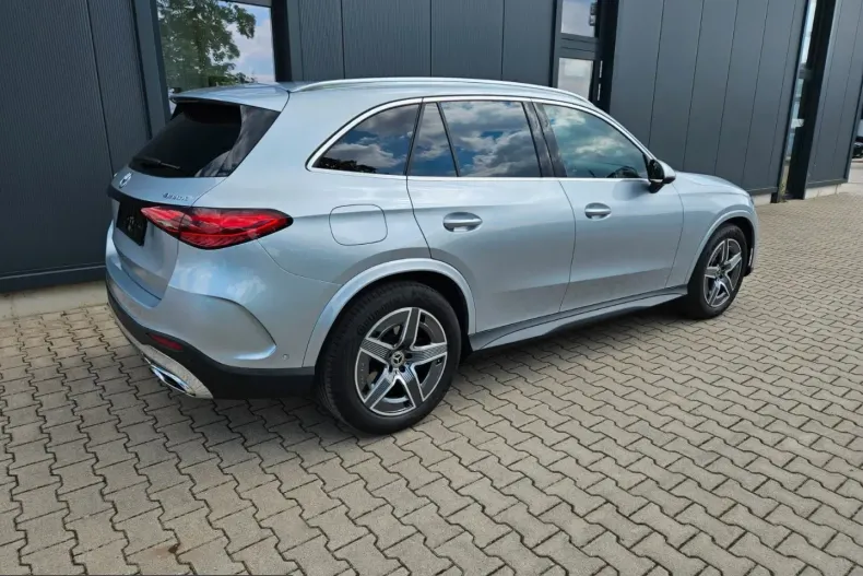 Mercedes-Benz GLC 200 (Clasa GLC) din 2023 cu 29.900 km - oferta MER250642 - foto 2