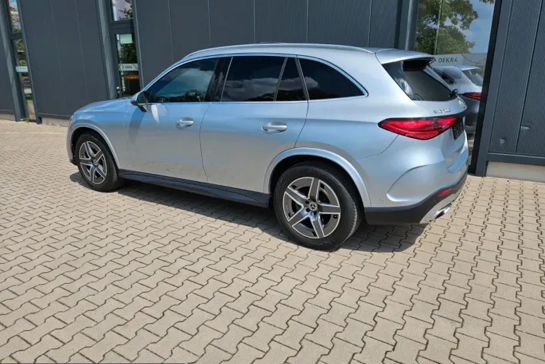 Mercedes-Benz GLC 200 (Clasa GLC) din 2023 cu 29.900 km - oferta MER250642 - foto 4