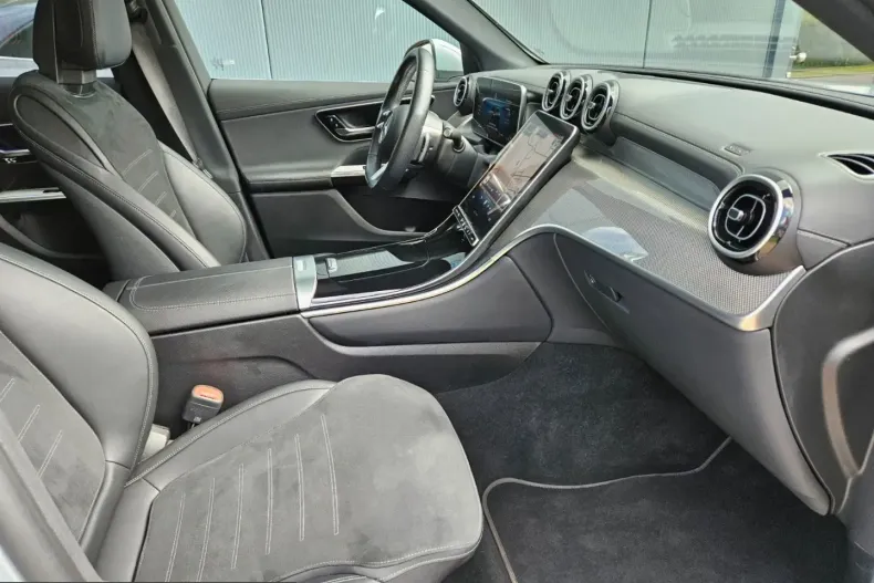 Mercedes-Benz GLC 200 (Clasa GLC) din 2023 cu 29.900 km - oferta MER250642 - foto 7