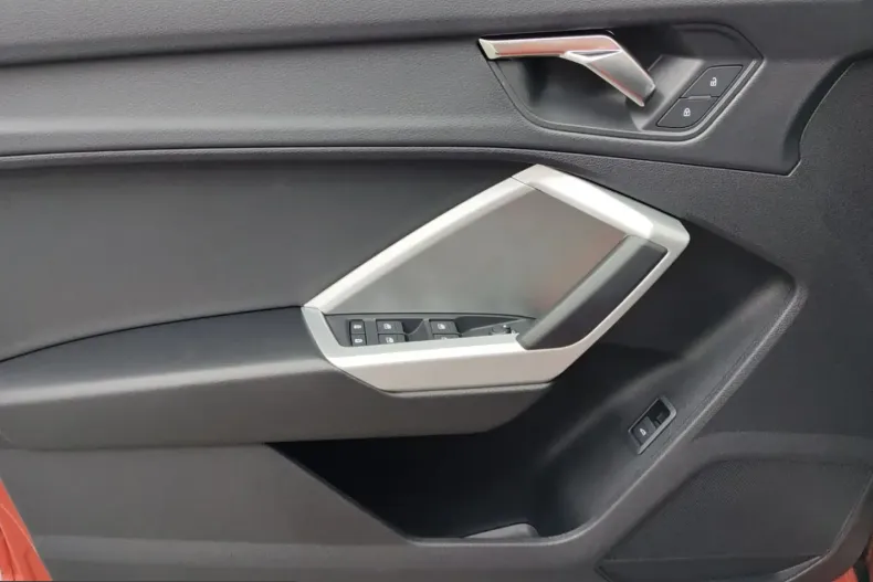 Audi Q3 din 2025 cu 8.260 km - oferta AUD250678 - foto 7