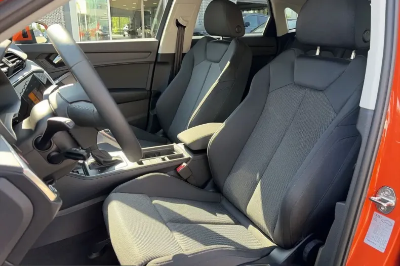 Audi Q3 din 2025 cu 7.955 km - oferta AUD250679 - foto 18