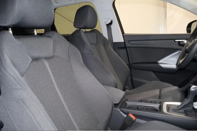 Audi Q3 din 2025 cu 9.714 km - oferta AUD250680 - foto 6