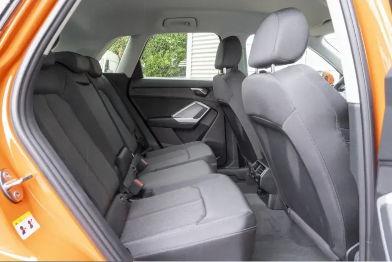 Audi Q3 din 2025 cu 6.582 km - oferta AUD250683 - foto 9