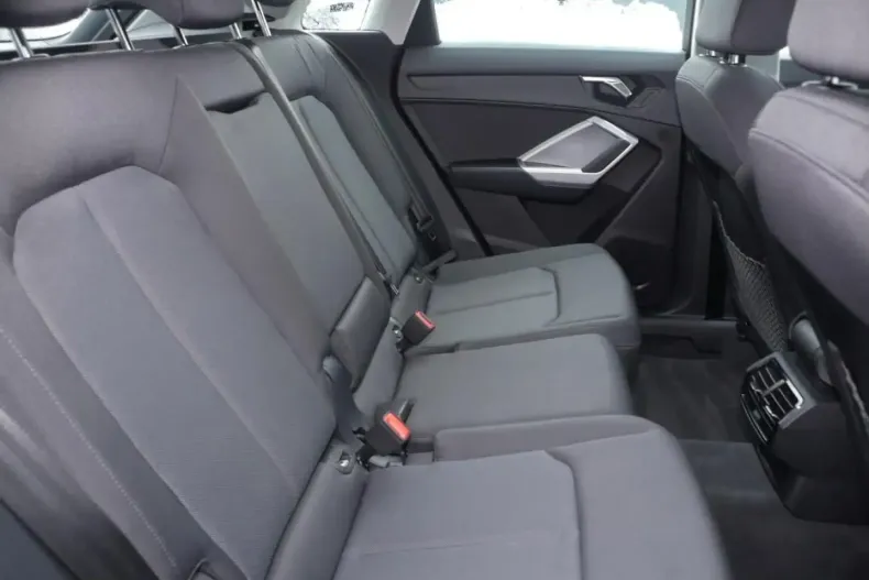 Audi Q3 din 2025 cu 19.390 km - oferta AUD250688 - foto 6