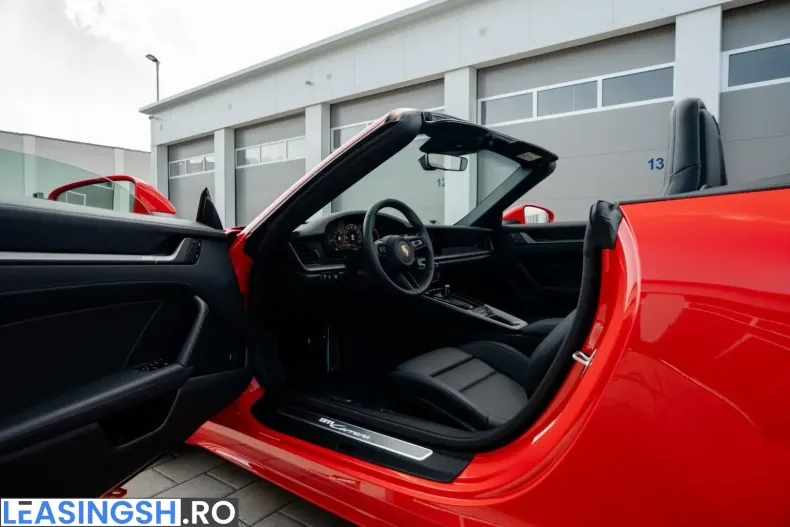 Porsche 992 din 2025 cu 2.500 km - oferta POR250705 - foto 10