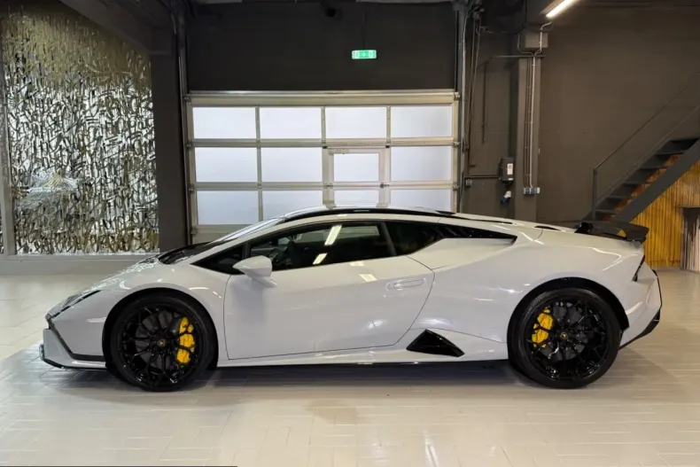 Lamborghini Huracán din 2024 cu 4.500 km - oferta LAM250719 - foto 4