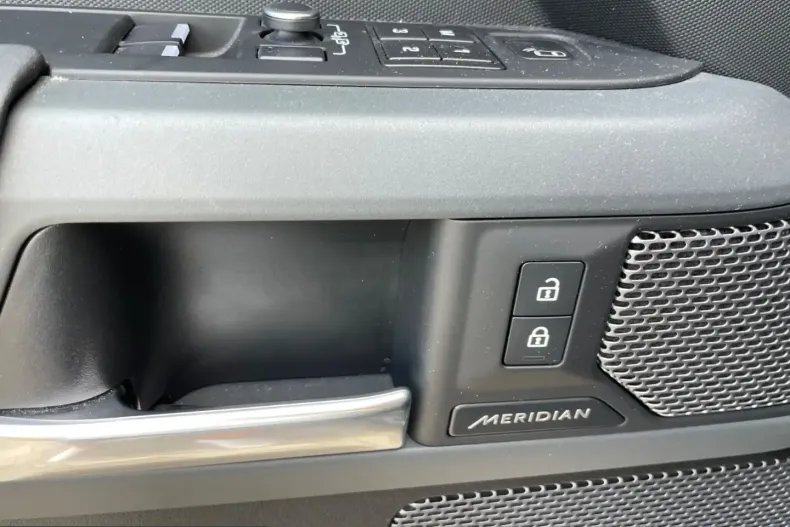Land Rover Defender din 2022 cu 19.700 km - oferta LAN250724 - foto 14