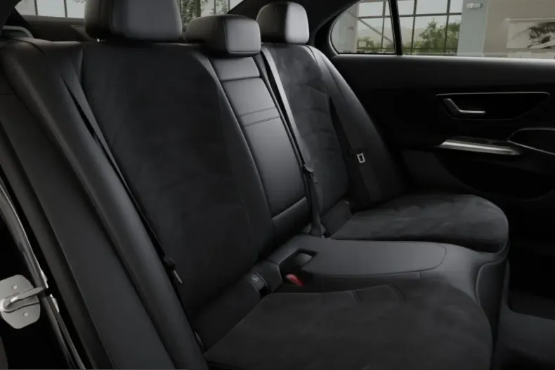 Mercedes-Benz E 220 (Clasa E) din 2025 cu 12.621 km - oferta MER250740 - foto 9