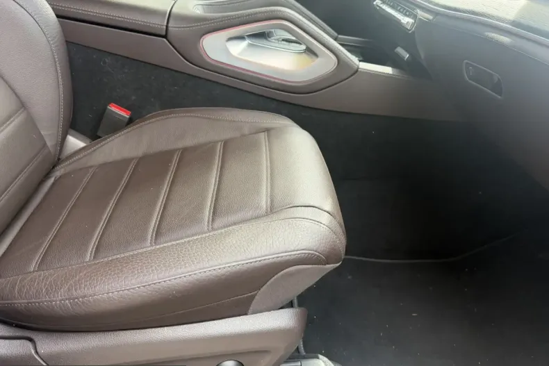 Mercedes-Benz GLE 300 (Clasa GLE) din 2022 cu 93.445 km - oferta MER250741 - foto 8