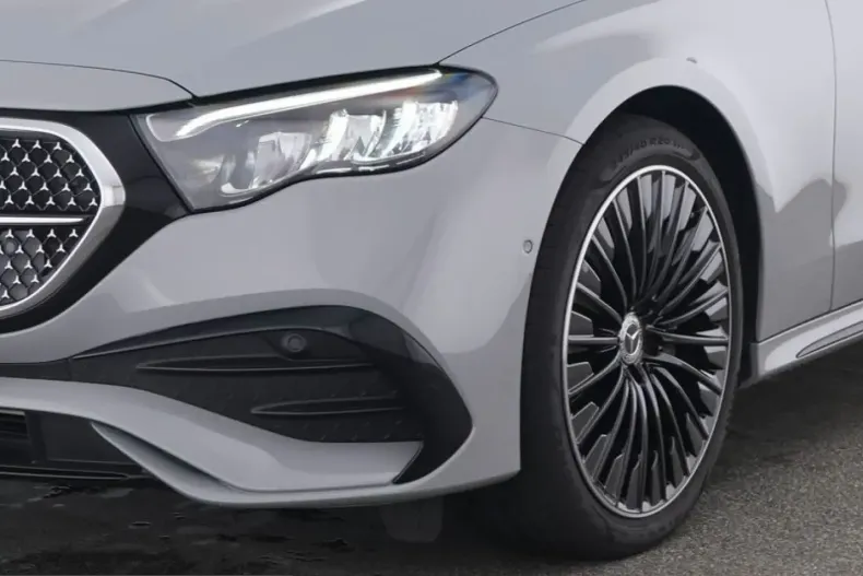 Mercedes-Benz E 220 (Clasa E) din 2025 cu 28.742 km - oferta MER250743 - foto 3