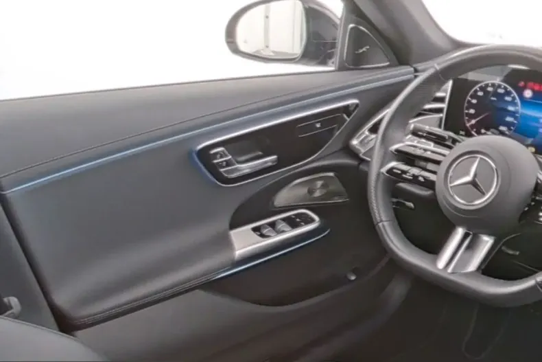 Mercedes-Benz E 220 (Clasa E) din 2025 cu 28.742 km - oferta MER250743 - foto 8