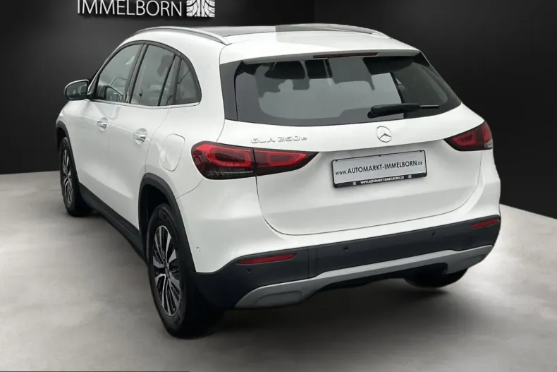 Mercedes-Benz GLA 250 (Clasa GLA) din 2022 cu 29.998 km - oferta MER250751 - foto 6